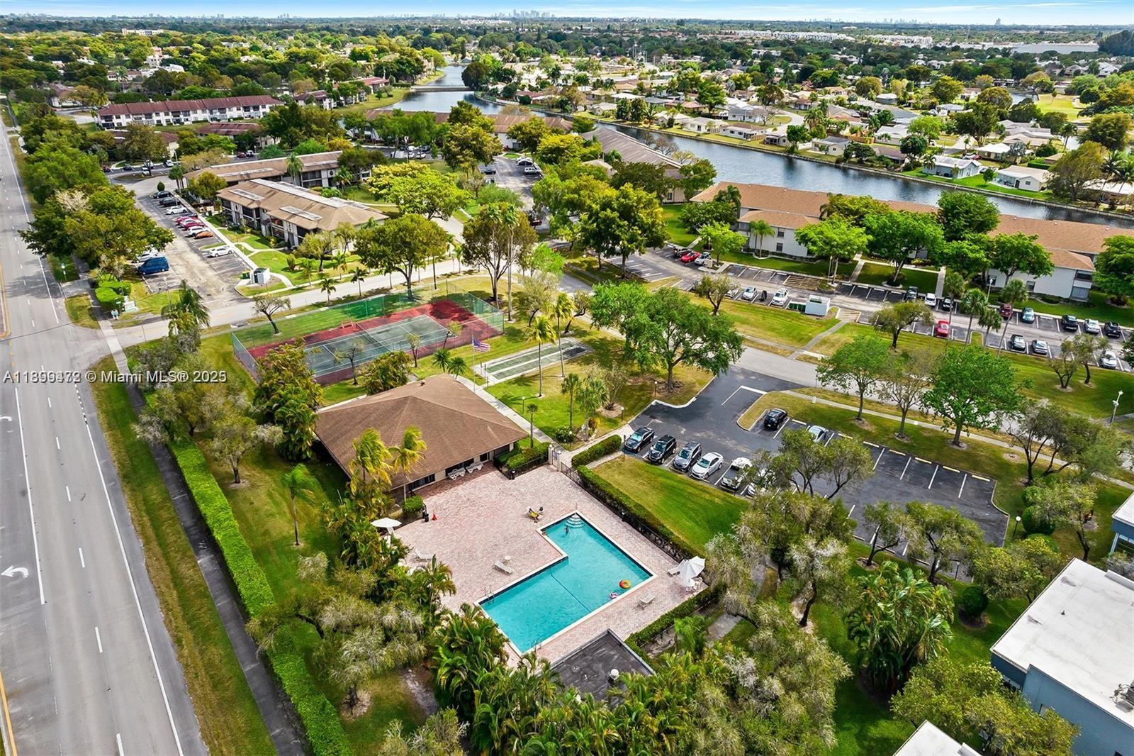 TAMARAC GARDENS CONDOMINI - Residential