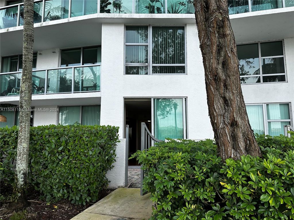 Photo of 2681 N Flamingo Rd #TH4S, Sunrise, FL 33323 (MLS # A11508119)