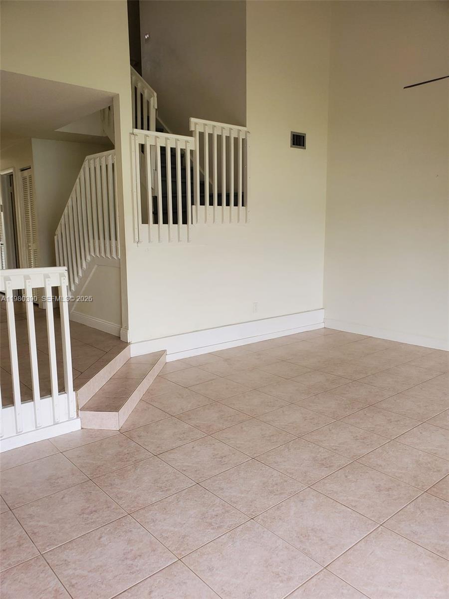 PINE ISLAND LAKES TOWNHOM - Residential Lease