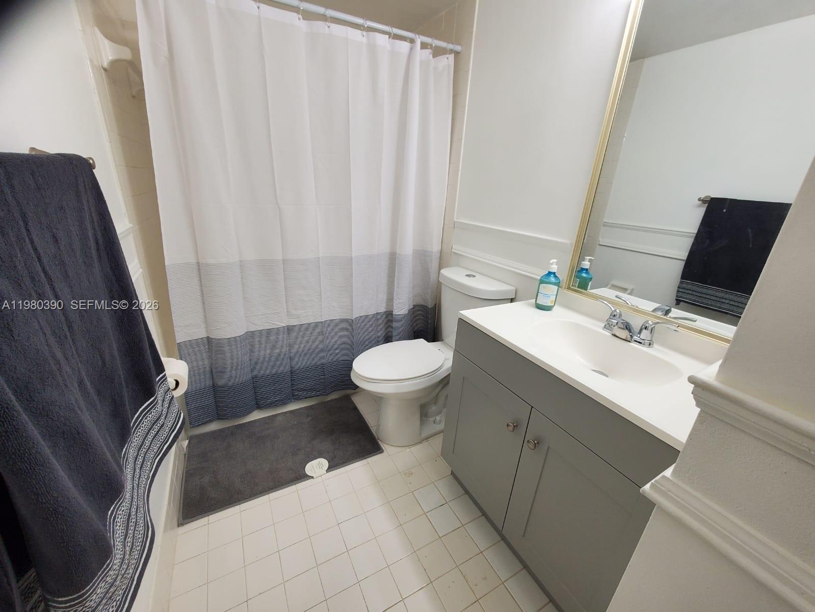 PINE ISLAND LAKES TOWNHOM - Residential Lease