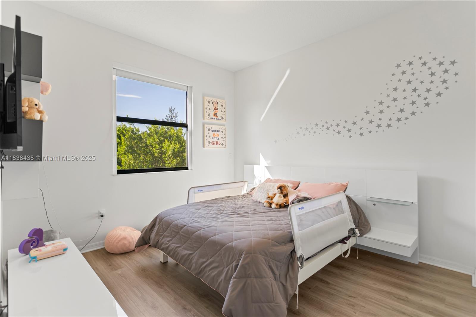 CHAMPION LAKES - Residential