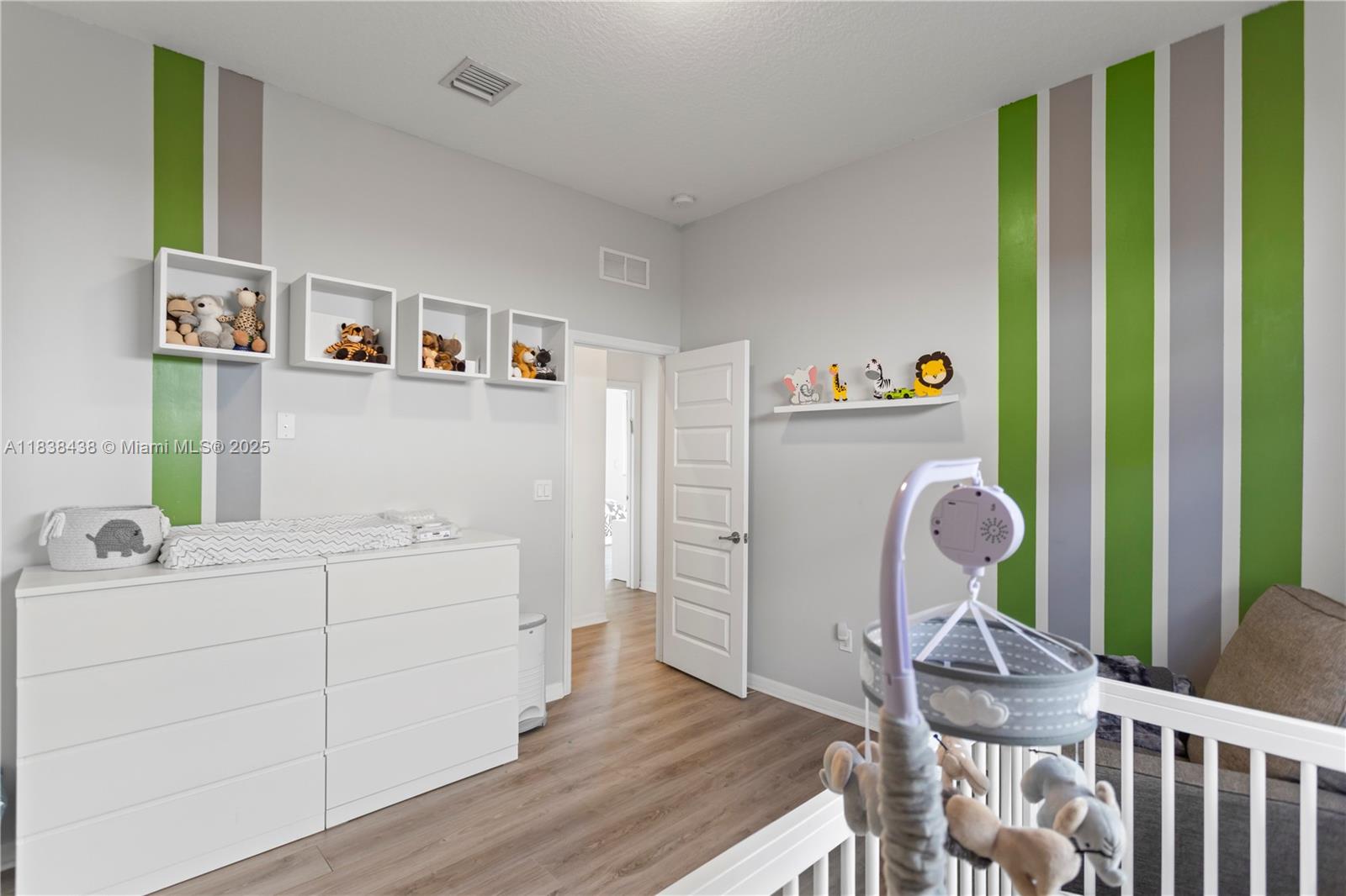 CHAMPION LAKES - Residential