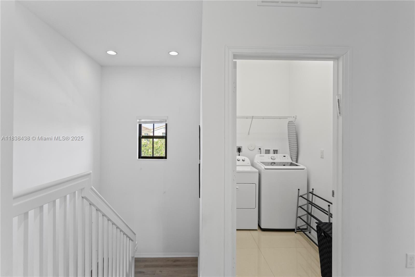 CHAMPION LAKES - Residential