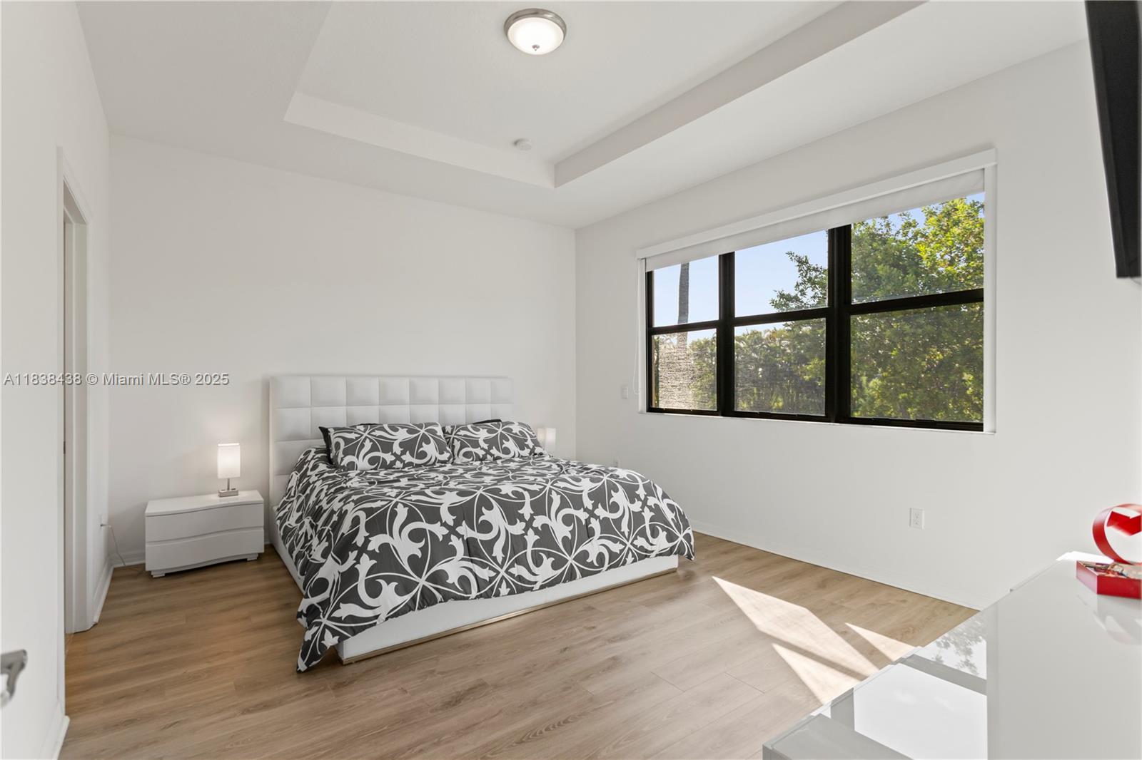 CHAMPION LAKES - Residential