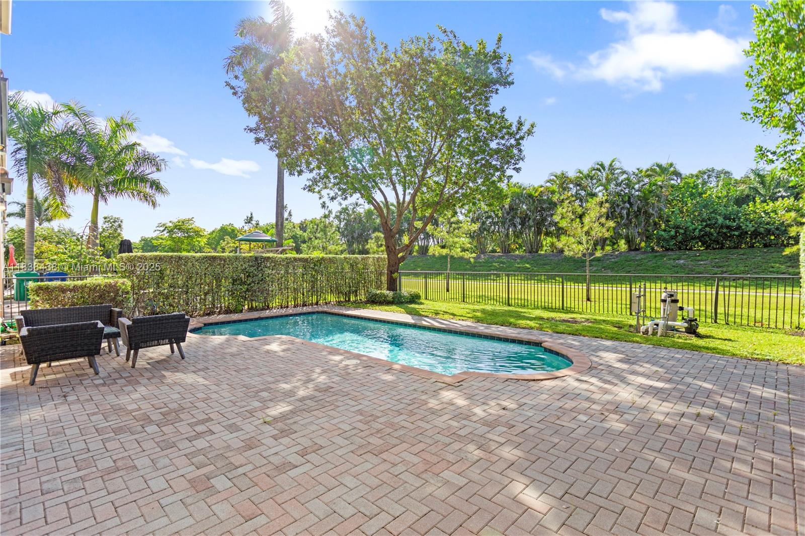 CHAMPION LAKES - Residential