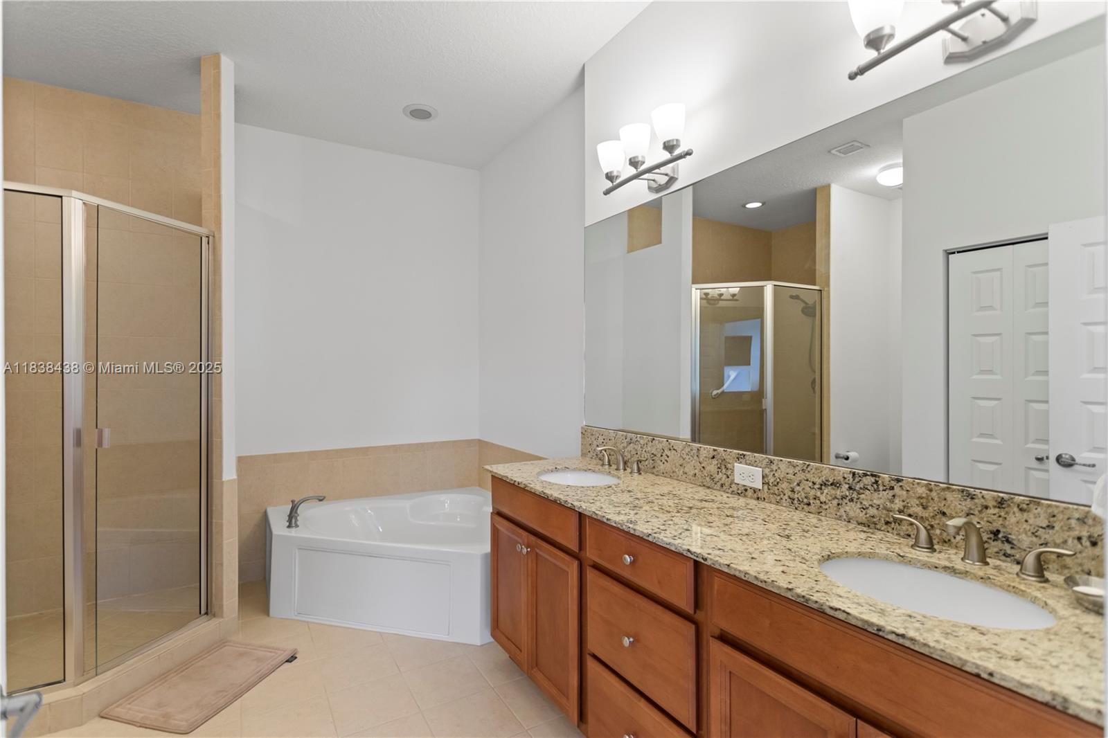 CHAMPION LAKES - Residential