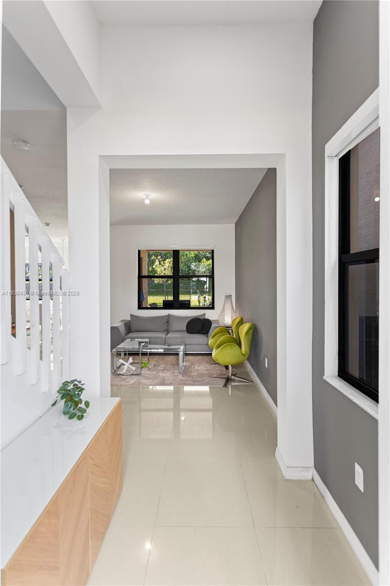 CHAMPION LAKES - Residential