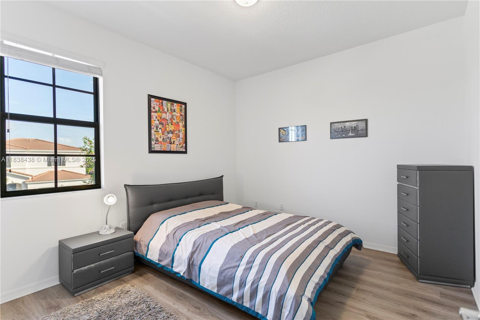 CHAMPION LAKES - Residential