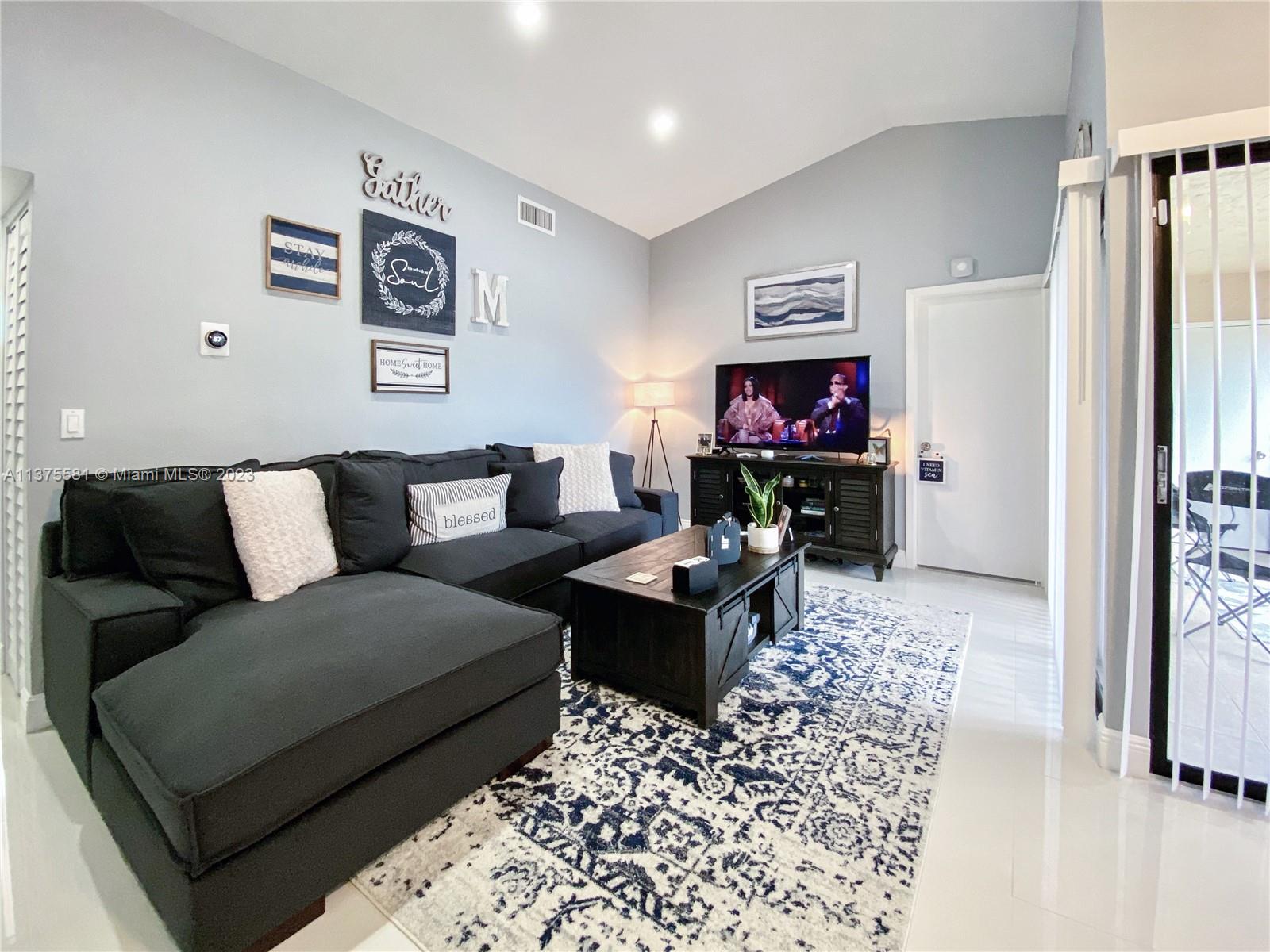 LAKESHORE CONDO #2 - Residential Lease