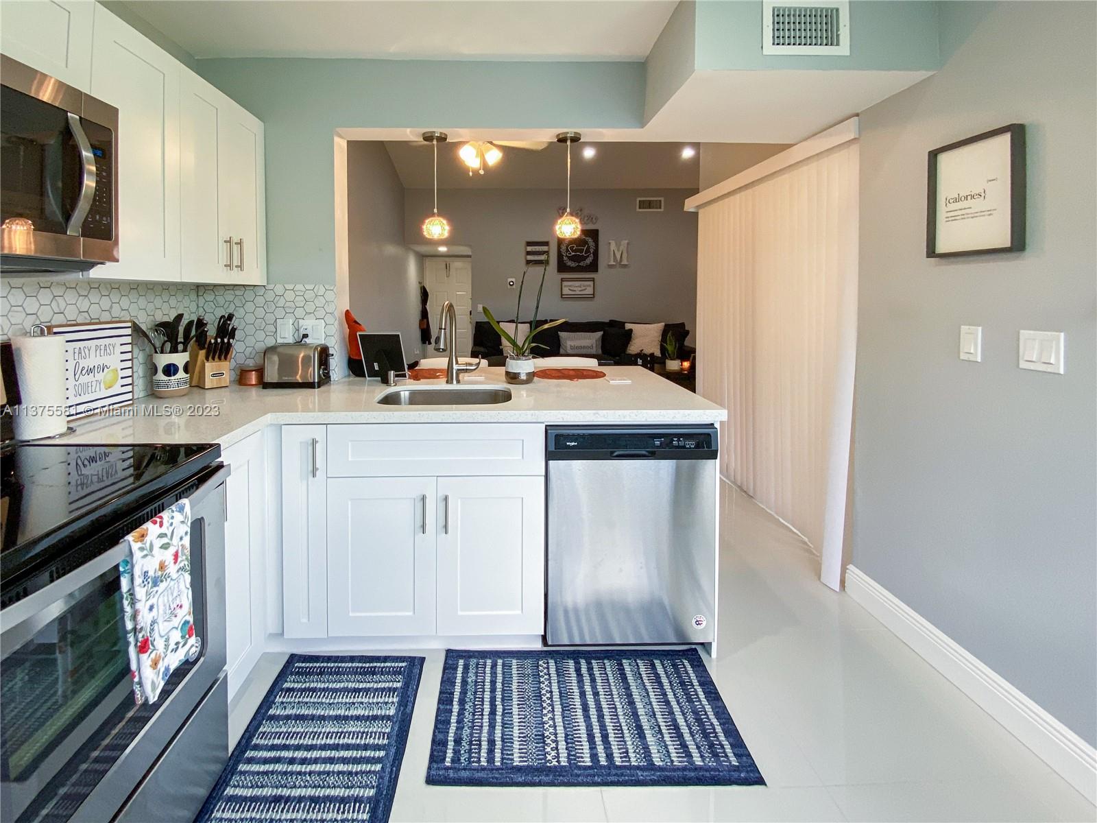 LAKESHORE CONDO #2 - Residential Lease