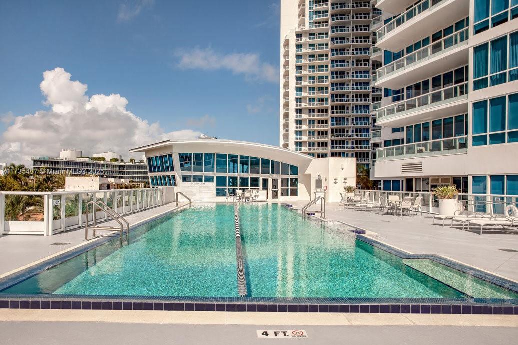 CONTINUUM ON SOUTH BEACH - Residential