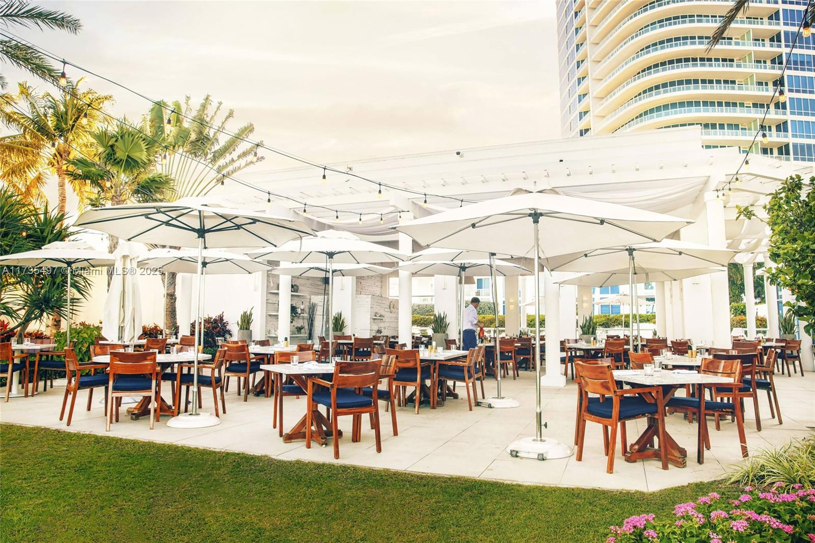 CONTINUUM ON SOUTH BEACH - Residential