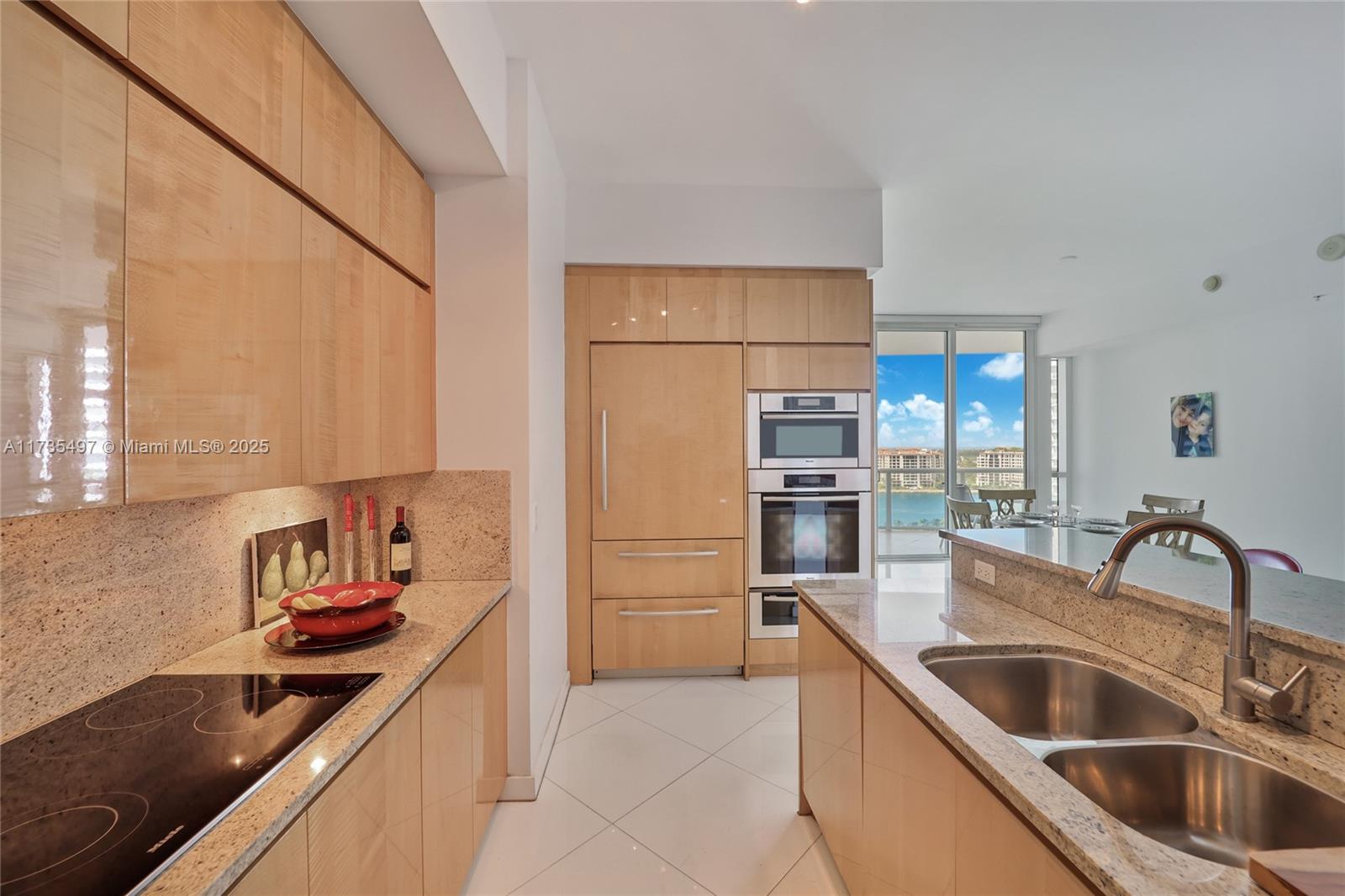 50 S Pointe Dr 1704