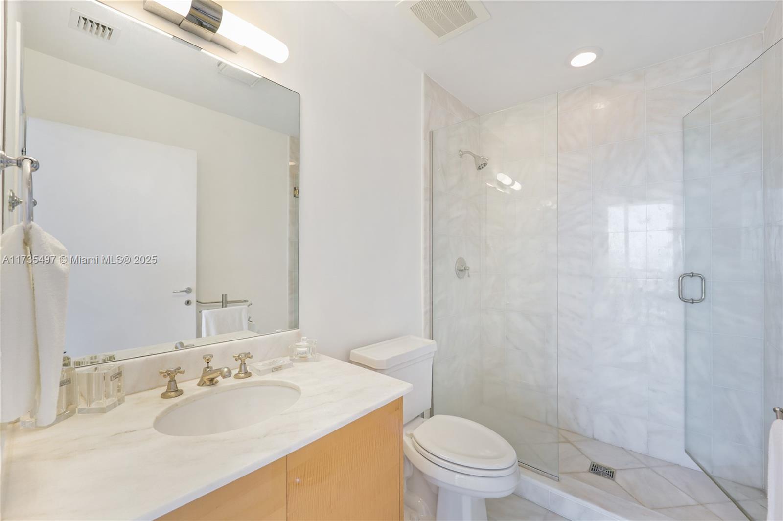 CONTINUUM ON SOUTH BEACH - Residential