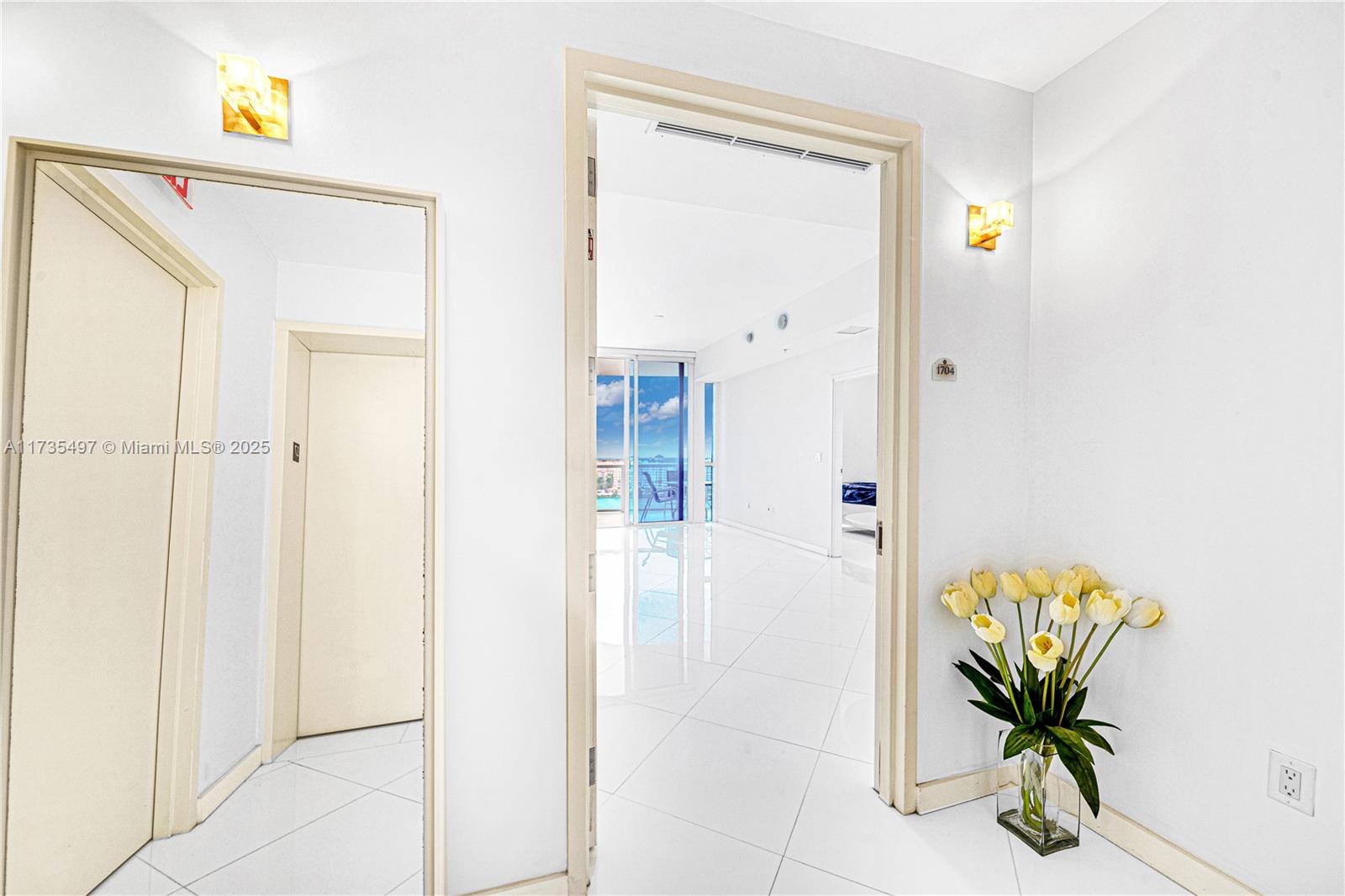 CONTINUUM ON SOUTH BEACH - Residential