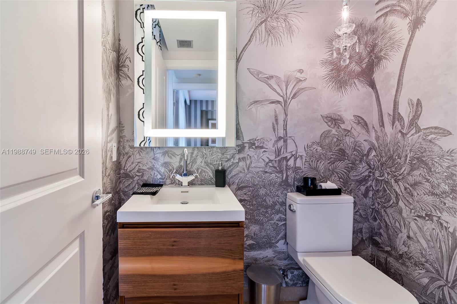 THE CARIBBEAN CONDO - Residential Lease