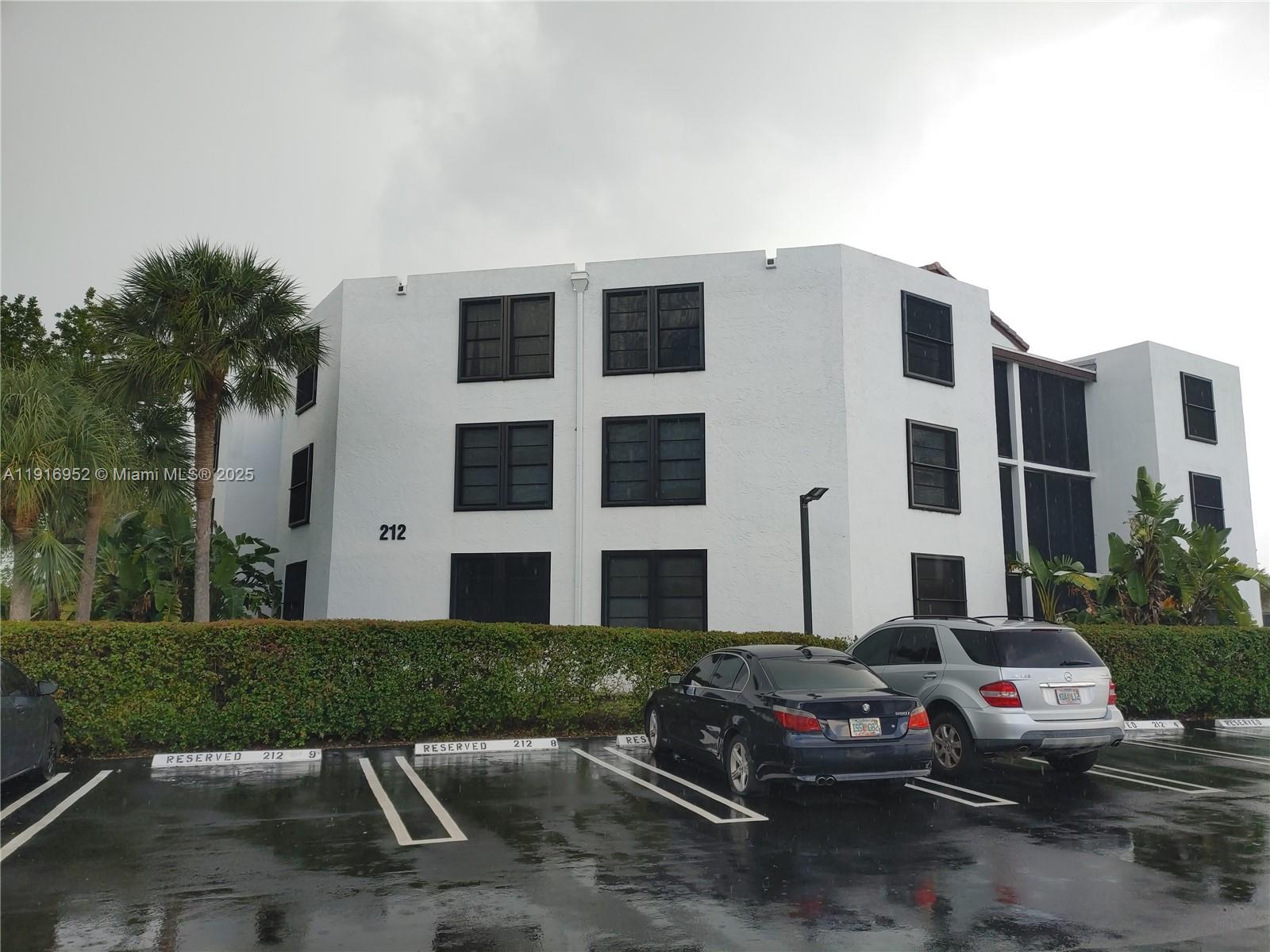 LAKE POINTE CONDOMINIUM - Residential Lease