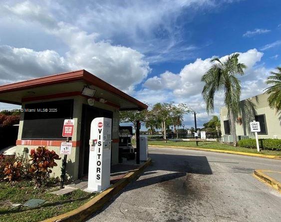 LAKE POINTE CONDOMINIUM - Residential Lease