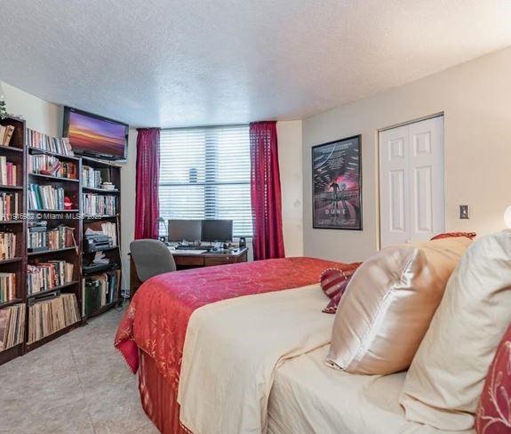 LAKE POINTE CONDOMINIUM - Residential Lease