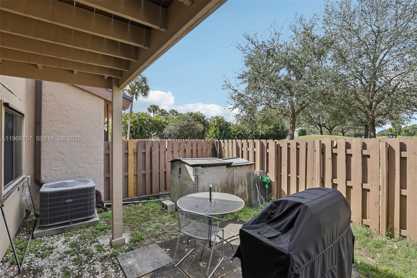 ARROWHEAD GOLF & TENNIS C - Residential