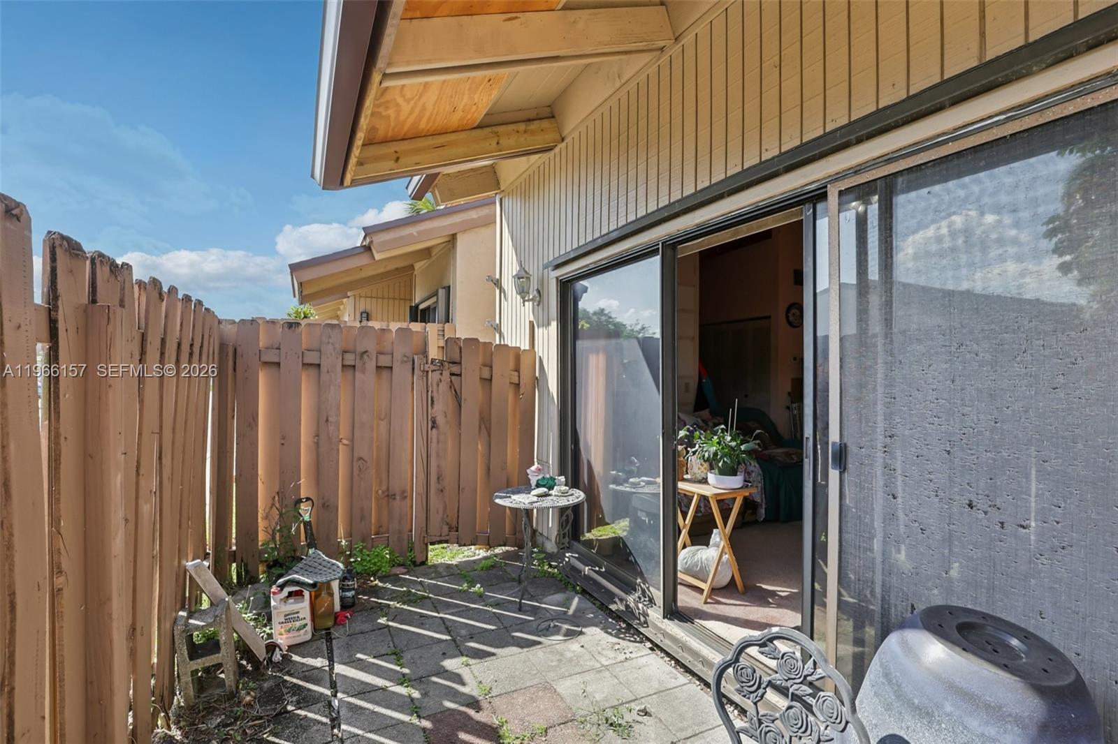 ARROWHEAD GOLF & TENNIS C - Residential