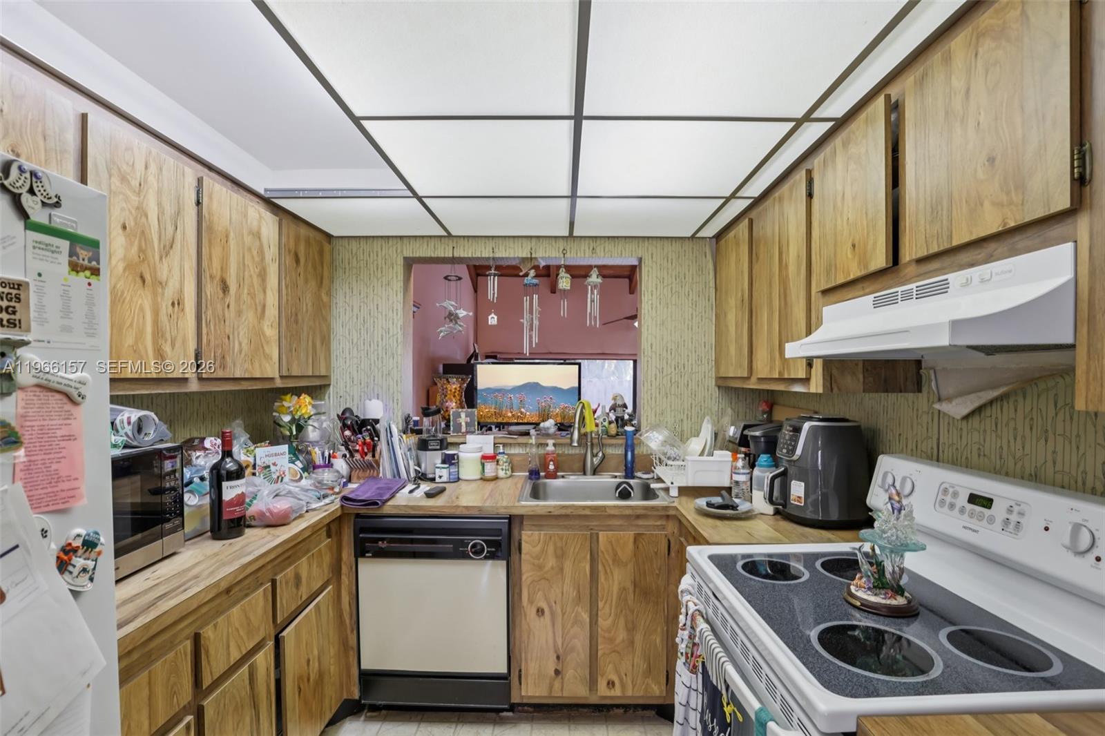 ARROWHEAD GOLF & TENNIS C - Residential