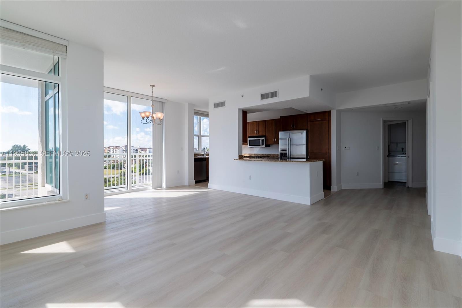 350 N Federal Hwy 512