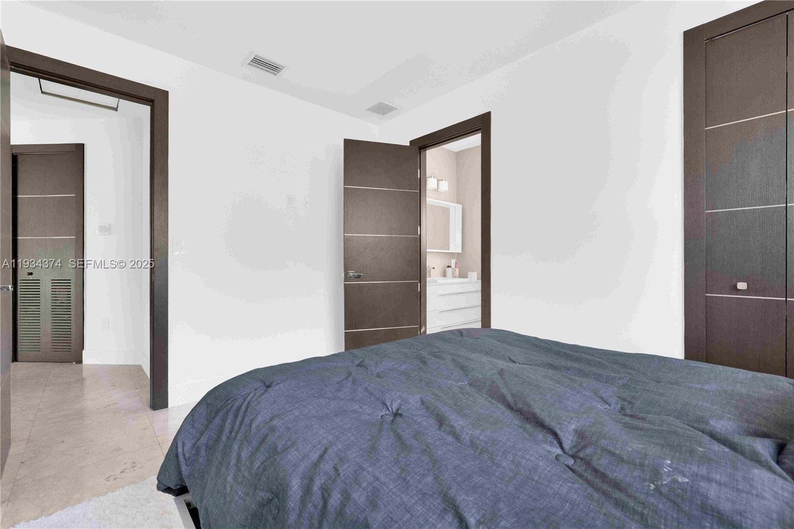 SILVERCEST LAKE ESTATES 1 - Residential