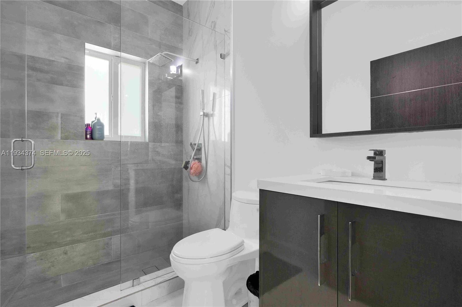 SILVERCEST LAKE ESTATES 1 - Residential