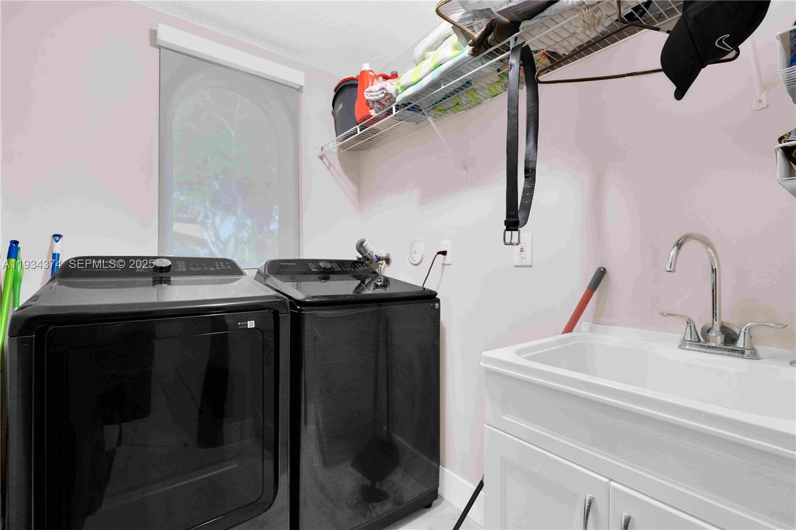 SILVERCEST LAKE ESTATES 1 - Residential