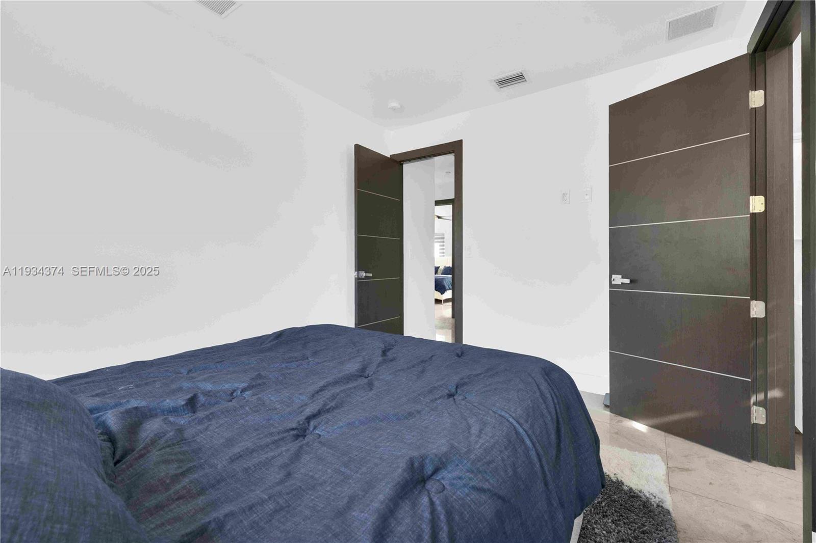 SILVERCEST LAKE ESTATES 1 - Residential