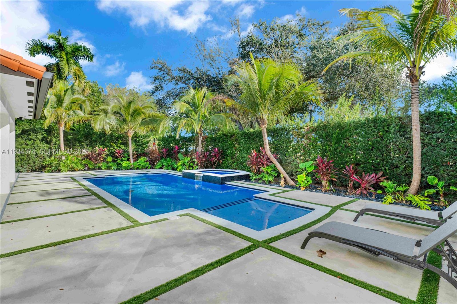 SILVERCEST LAKE ESTATES 1 - Residential