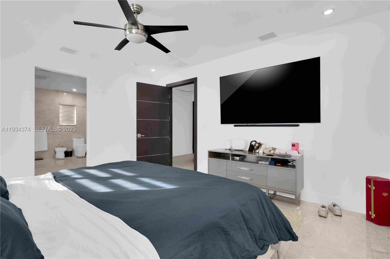 SILVERCEST LAKE ESTATES 1 - Residential