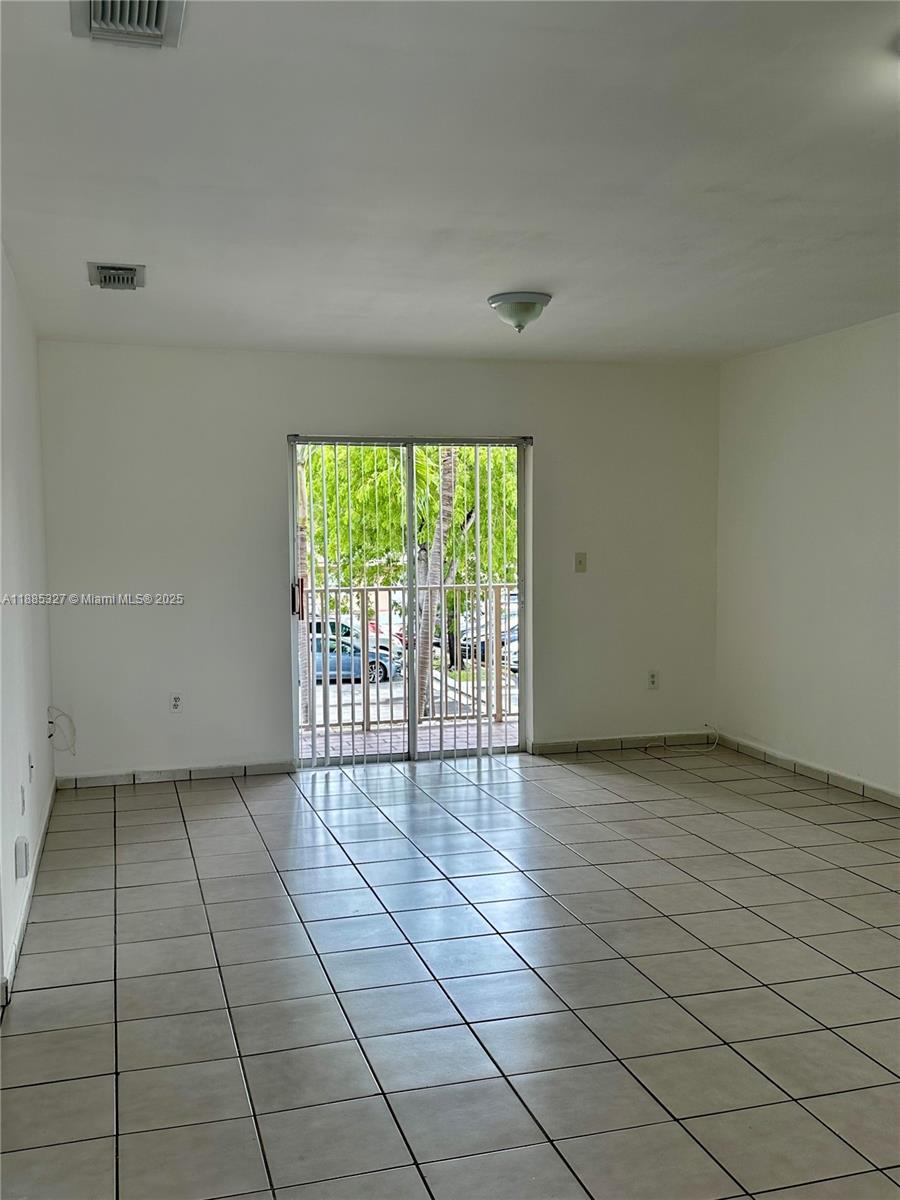 VILLA VERANDA CONDO - Residential