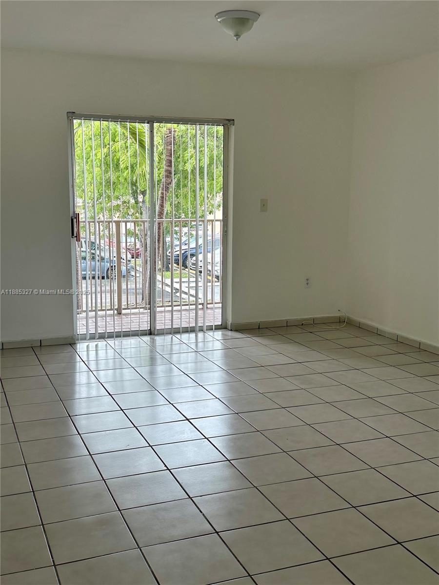 VILLA VERANDA CONDO - Residential