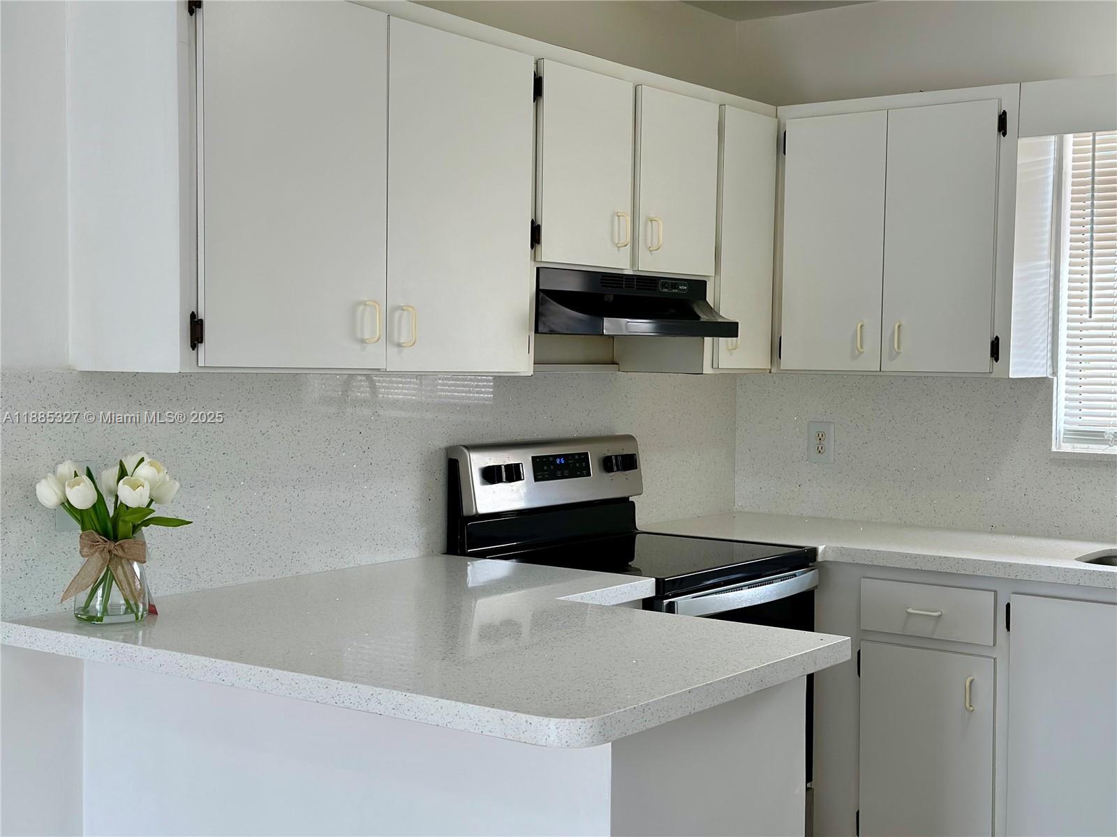 VILLA VERANDA CONDO - Residential