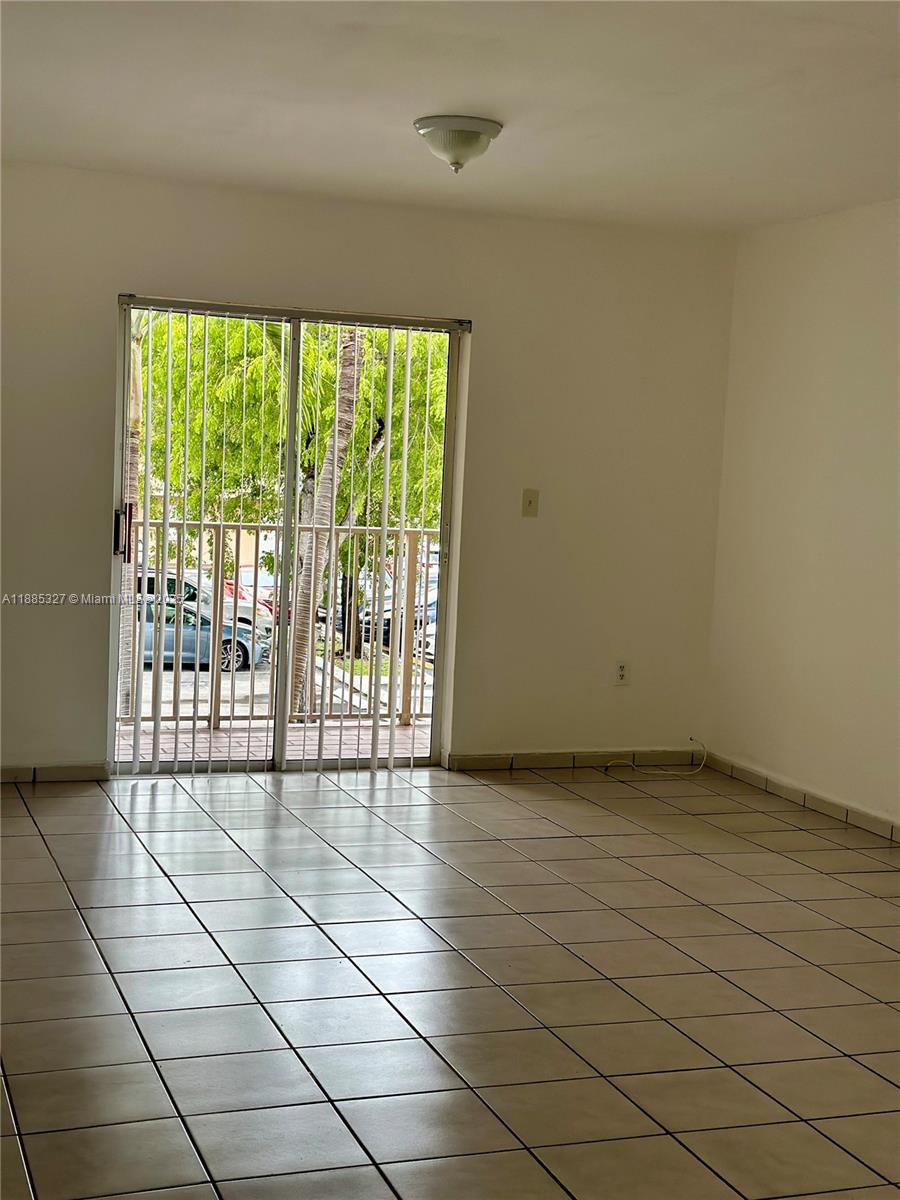 VILLA VERANDA CONDO - Residential