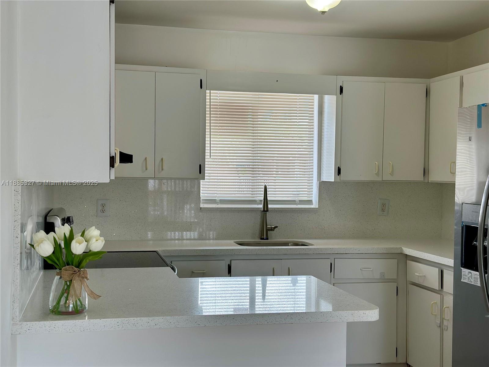 VILLA VERANDA CONDO - Residential