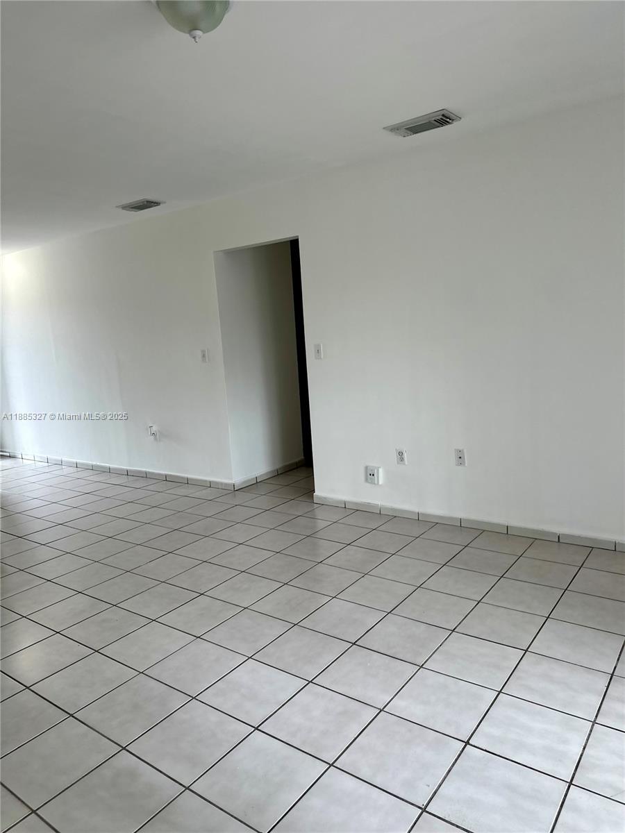 VILLA VERANDA CONDO - Residential