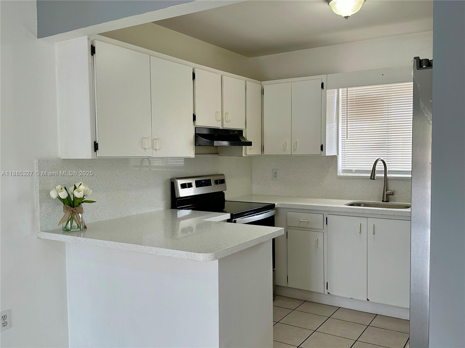 VILLA VERANDA CONDO - Residential