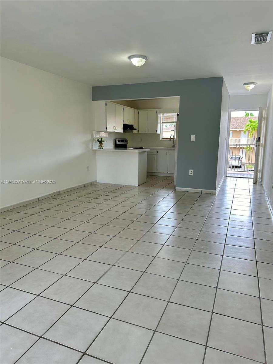 VILLA VERANDA CONDO - Residential