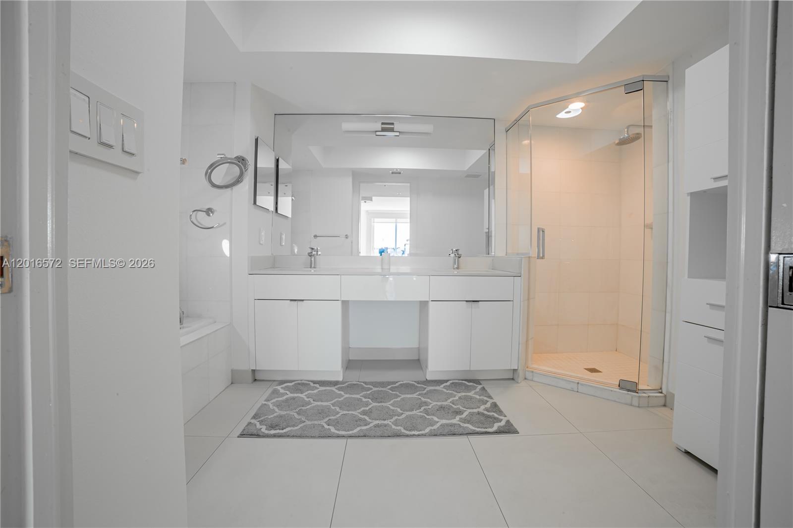 LA GORCE PALACE CONDO - Residential