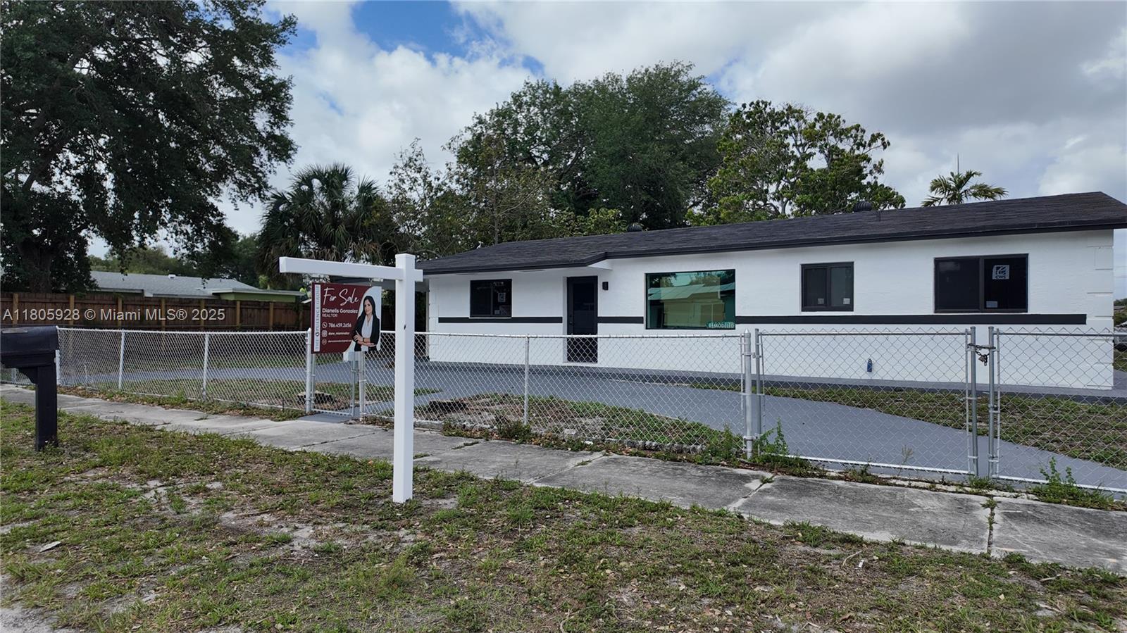 Property for Sale at 3800 Nw 208th St, Miami Gardens, Broward County, Florida - Bedrooms: 3 
Bathrooms: 2  - $560,000