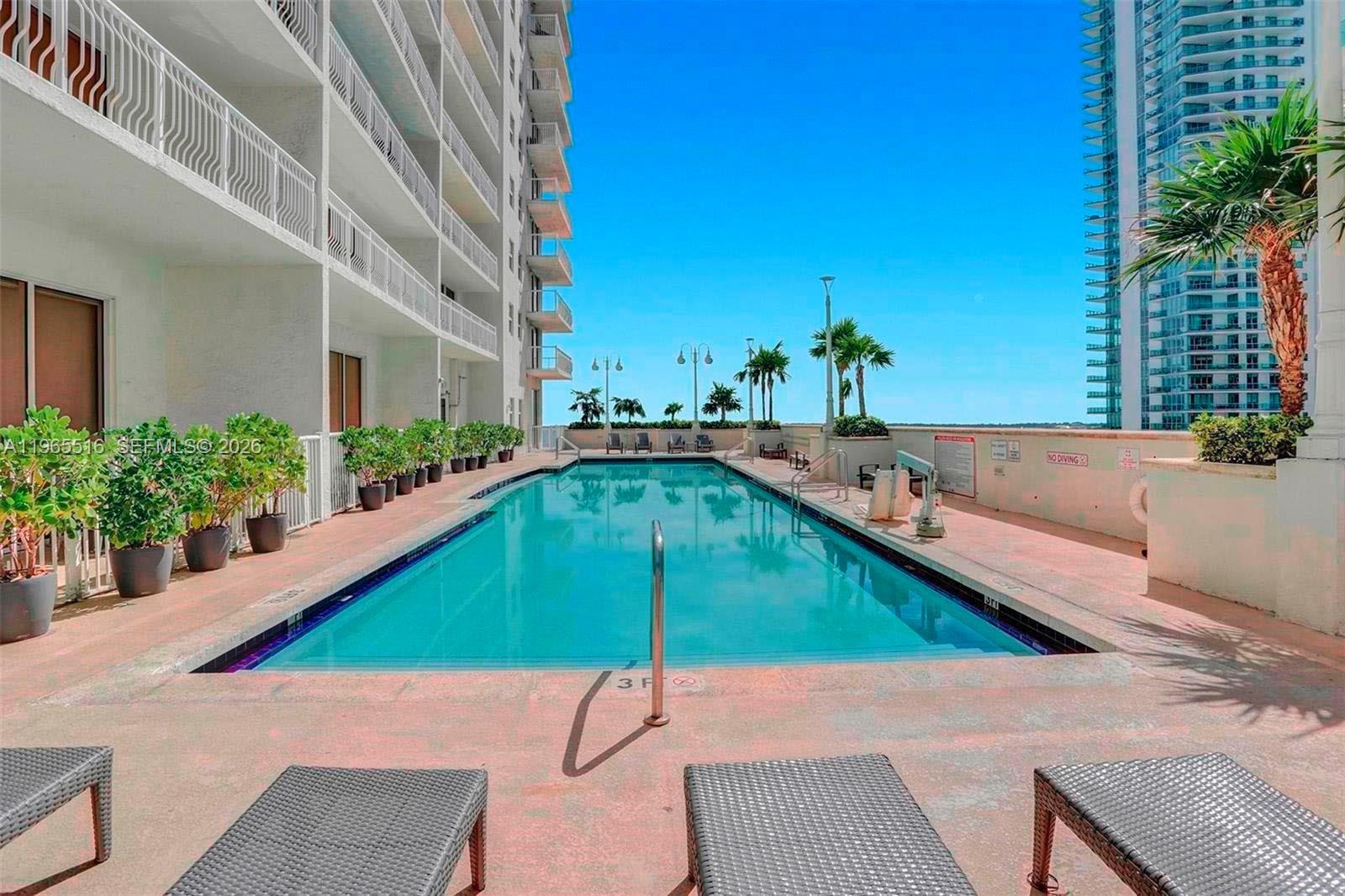 THE CLUB AT BRICKELL BAY - Residential