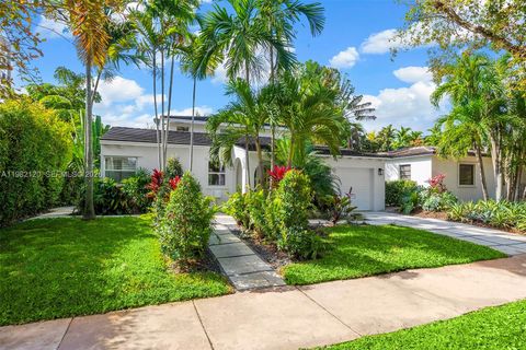 Photo of 14 San Sebastian Ave, Coral Gables, FL 33134 (MLS # A11982120)