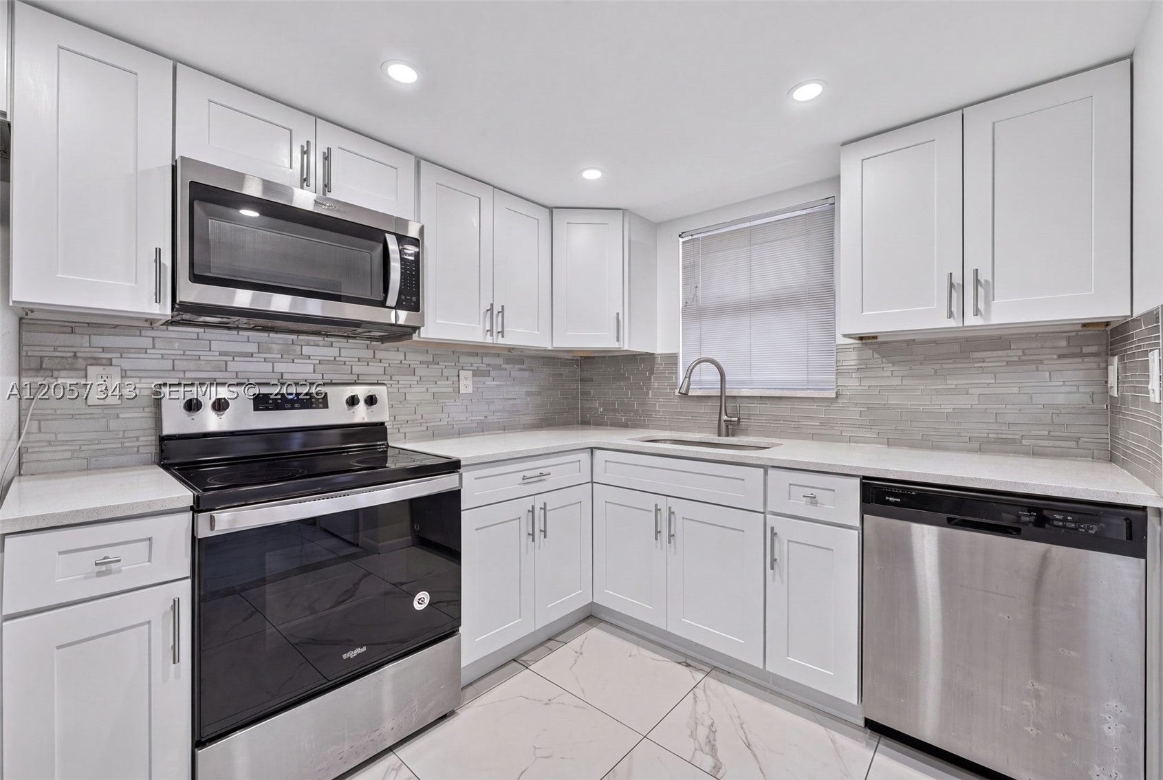5900 NW 44th St 414, Lauderhill FL 33319