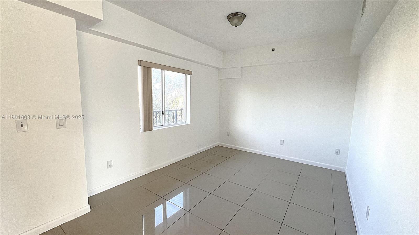 AVACADO PARK - Residential Lease