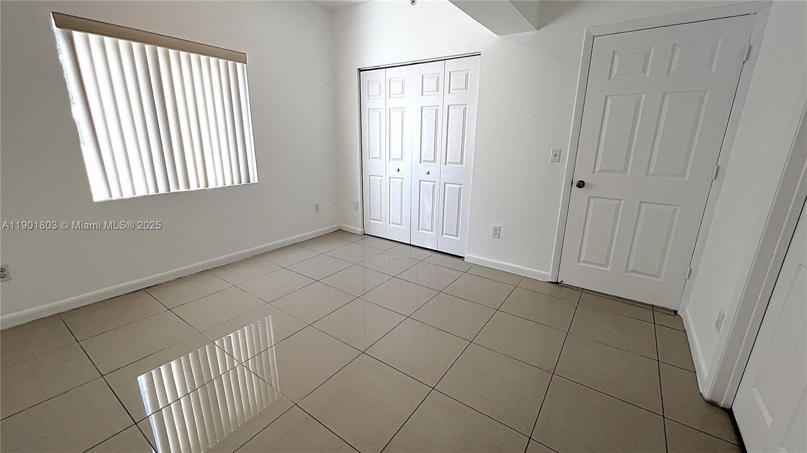 AVACADO PARK - Residential Lease