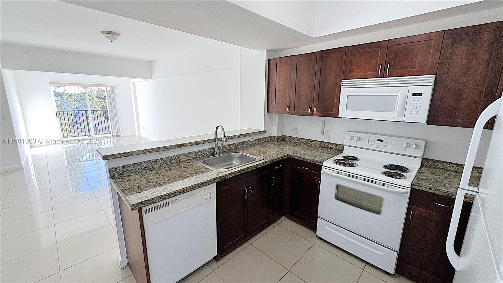 AVACADO PARK - Residential Lease