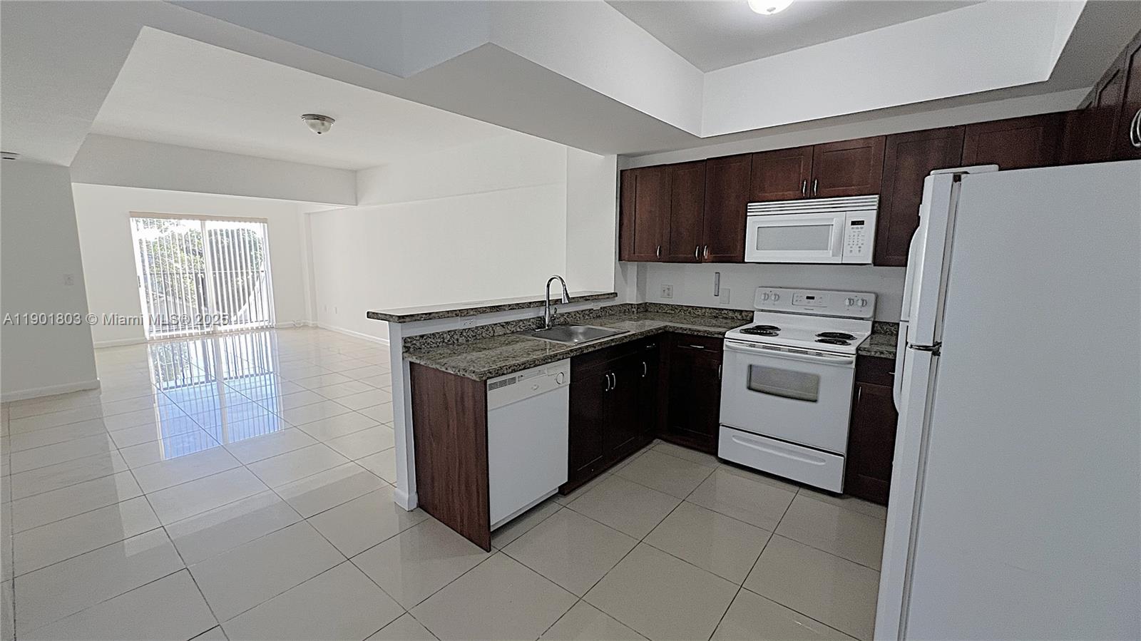 AVACADO PARK - Residential Lease